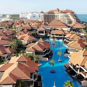 luxury-apartment-in-anantara-the-palm-dubai-resort-pool.dubaihotelsoffers.com/