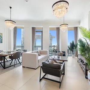 first-class-2br-with-full-dubai-skyline-sea-view.dubaihotelsoffers.com/