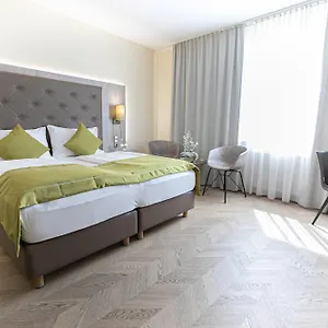 Reinisch - Near Vienna Airport سخويشات